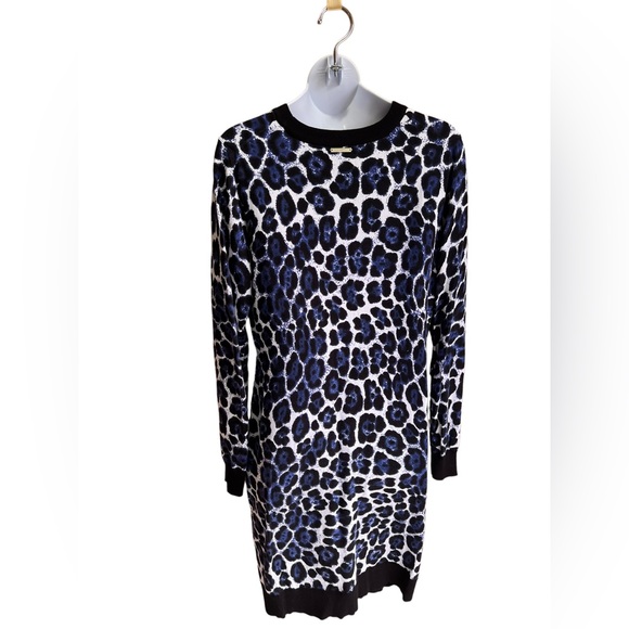 MICHAEL Michael Kors Dresses & Skirts - Micheal Kors form fitting, animal print dress. Stretchy material. Lightly worn